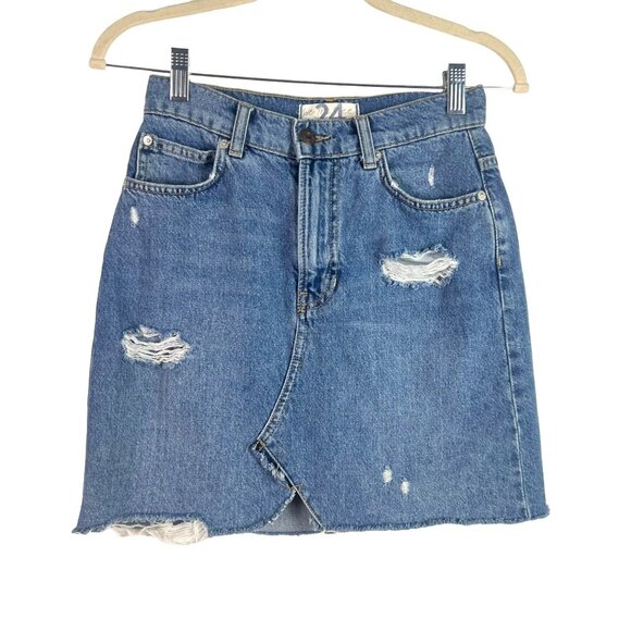 🟣🟣🟣 WE THE FREE Womens Size 24 Stretchy Frayed Hem Denim Skirt - Picture 1 of 7